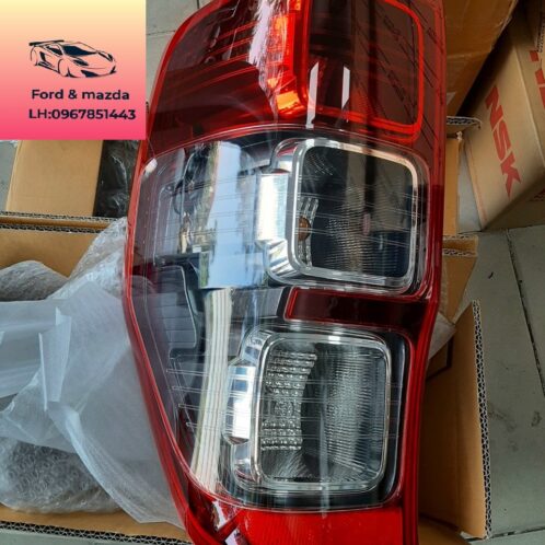 đèn hậu ford ranger witrack